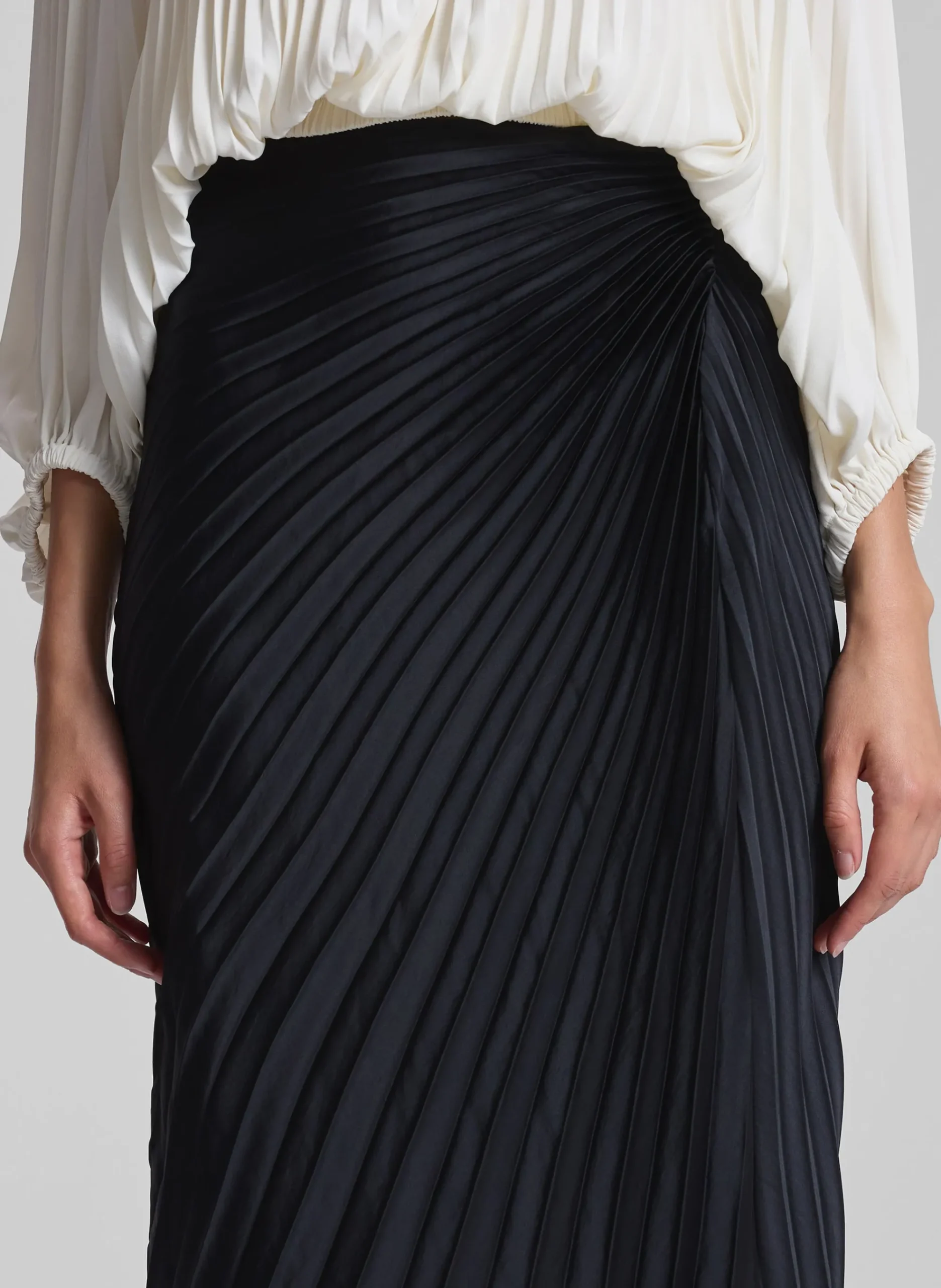 bianca_pleated_maxi_skirt_1.webp Women A.L.C. Bottoms | Skirts>Bianca Pleated Maxi Skirt