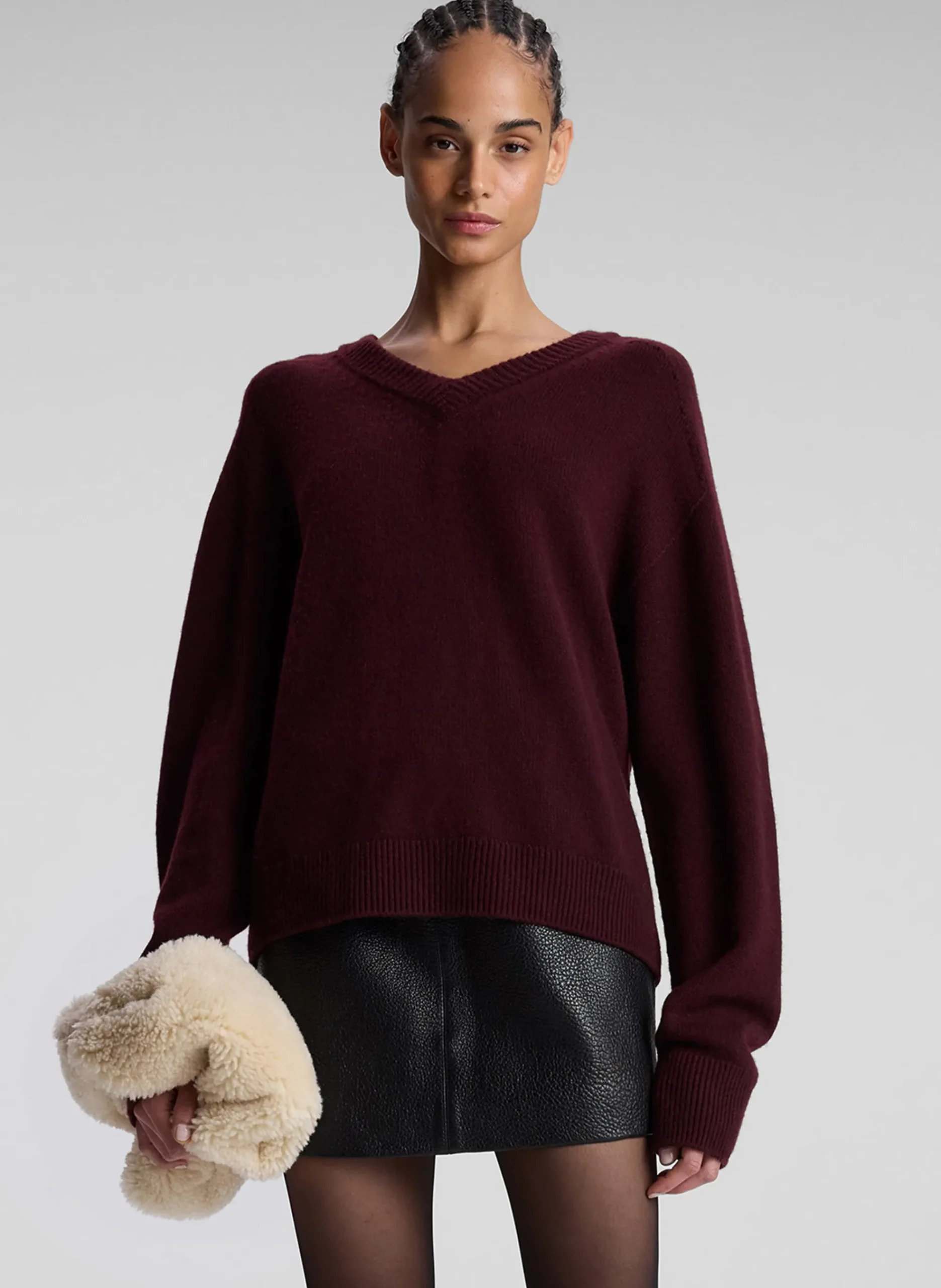 calven_cashmere_v_neck_sw_0-1.webp Women A.L.C. Tops | Sweaters>Calven Cashmere V Neck Sweater
